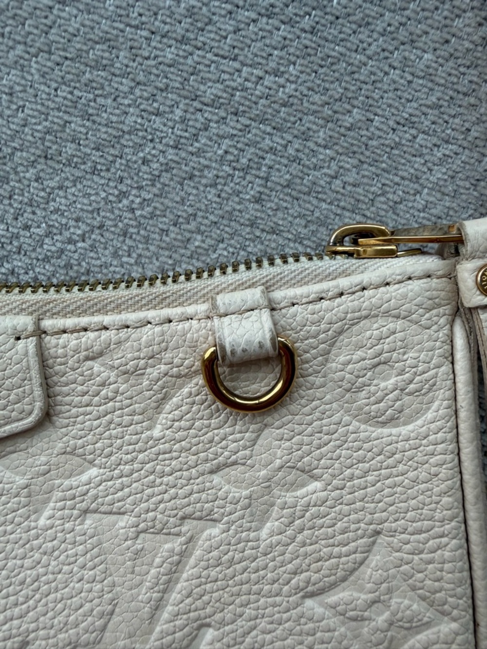 Louis Vuitton Easy Pouch On Strap - Cream - Picture 6 of 11
